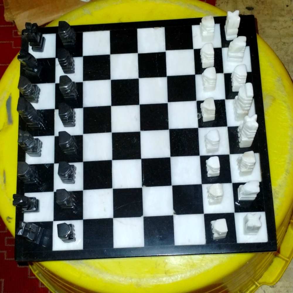 Onyx chess board and pieces